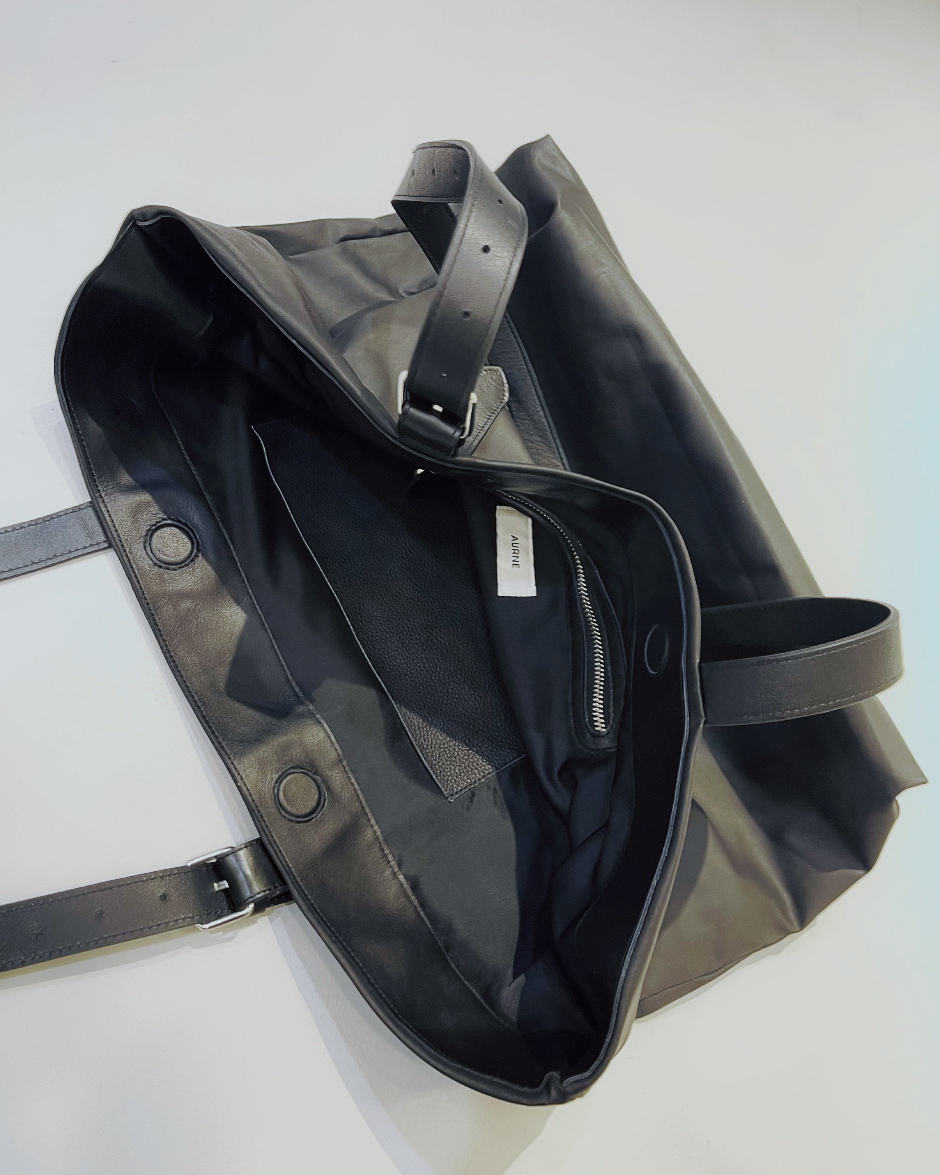 Transit Bag in Deep Black